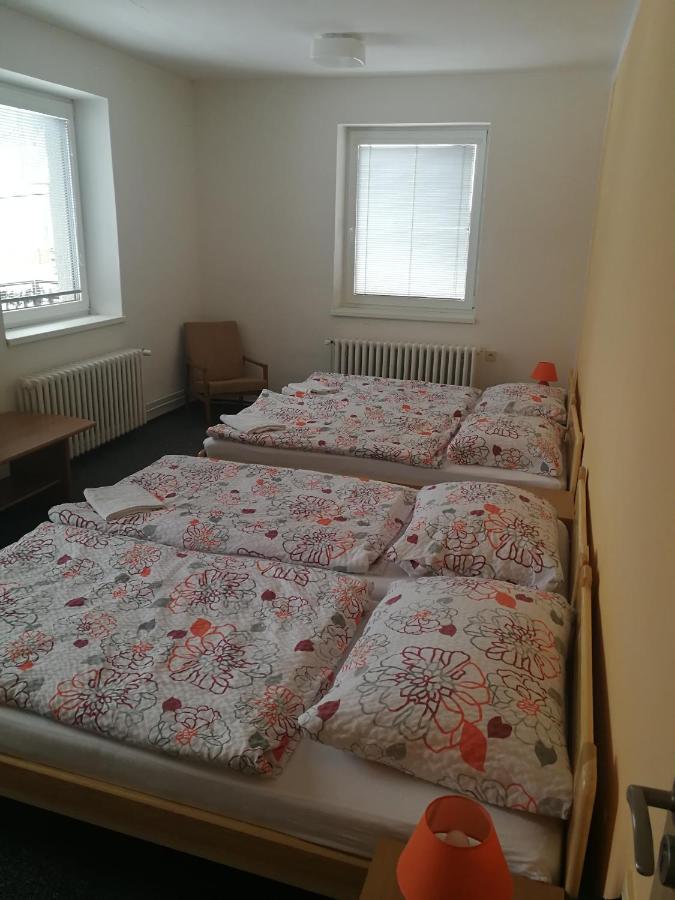 Penzion U Kluju Vestin Екстер'єр фото