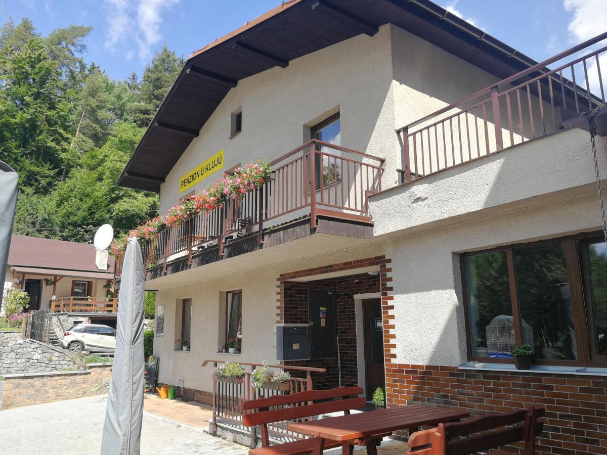 Penzion U Kluju Vestin Екстер'єр фото